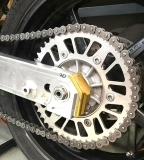 NEU Ducati M900 888 u.a. Kettenspanner Achsplatte Schwinge Schutz red